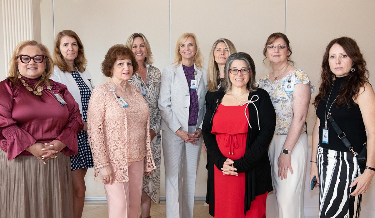 YNHH’s Volunteer Services team